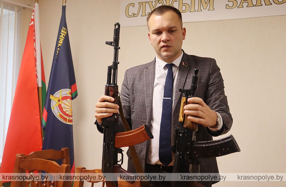 Сотрудники районного отдела внутренних дел Краснопольского райисполкома провели День открытых дверей для учащихся 10-11 классов школ райцентра.