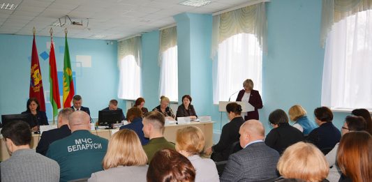 Питание в школах и больницах Краснопольщины обсудили на заседании райисполкома