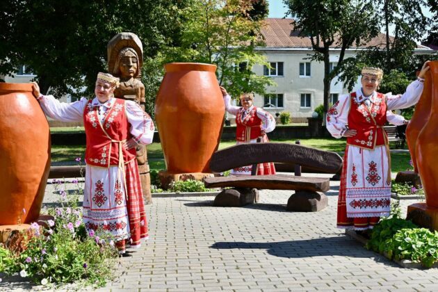 Город мастеров под открытым небом: как прошел юбилейный &laquo;Краснапольскі глечык&raquo;